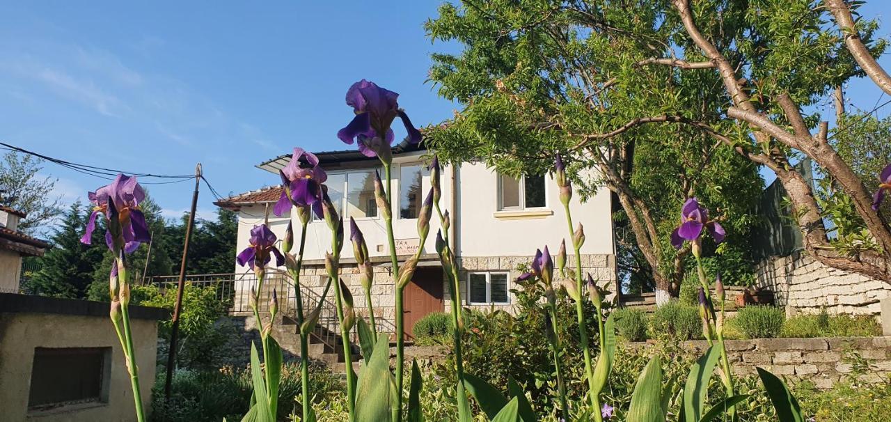 Стая За Гости "Ирина" Balchik Exterior photo