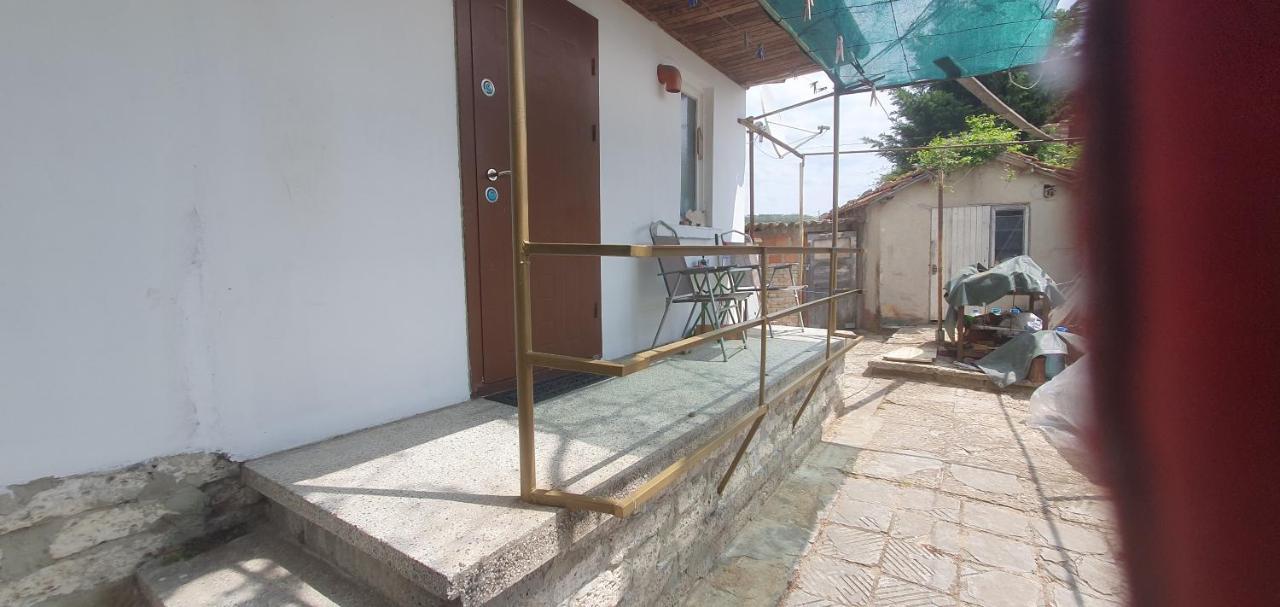 Стая За Гости "Ирина" Balchik Exterior photo